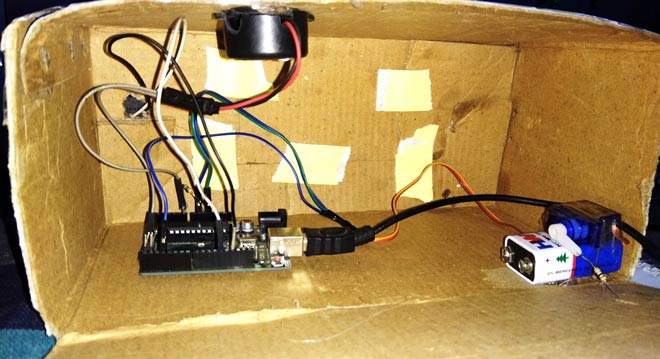 Knocking Pattern Detector with Arduino and servo