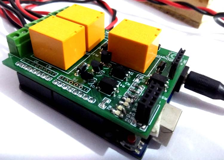 DIY Arduino Relay Driver Shield PCB in action